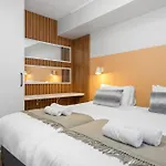 Mayfair Luxury 212