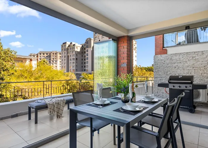 Mayfair Luxury 212
