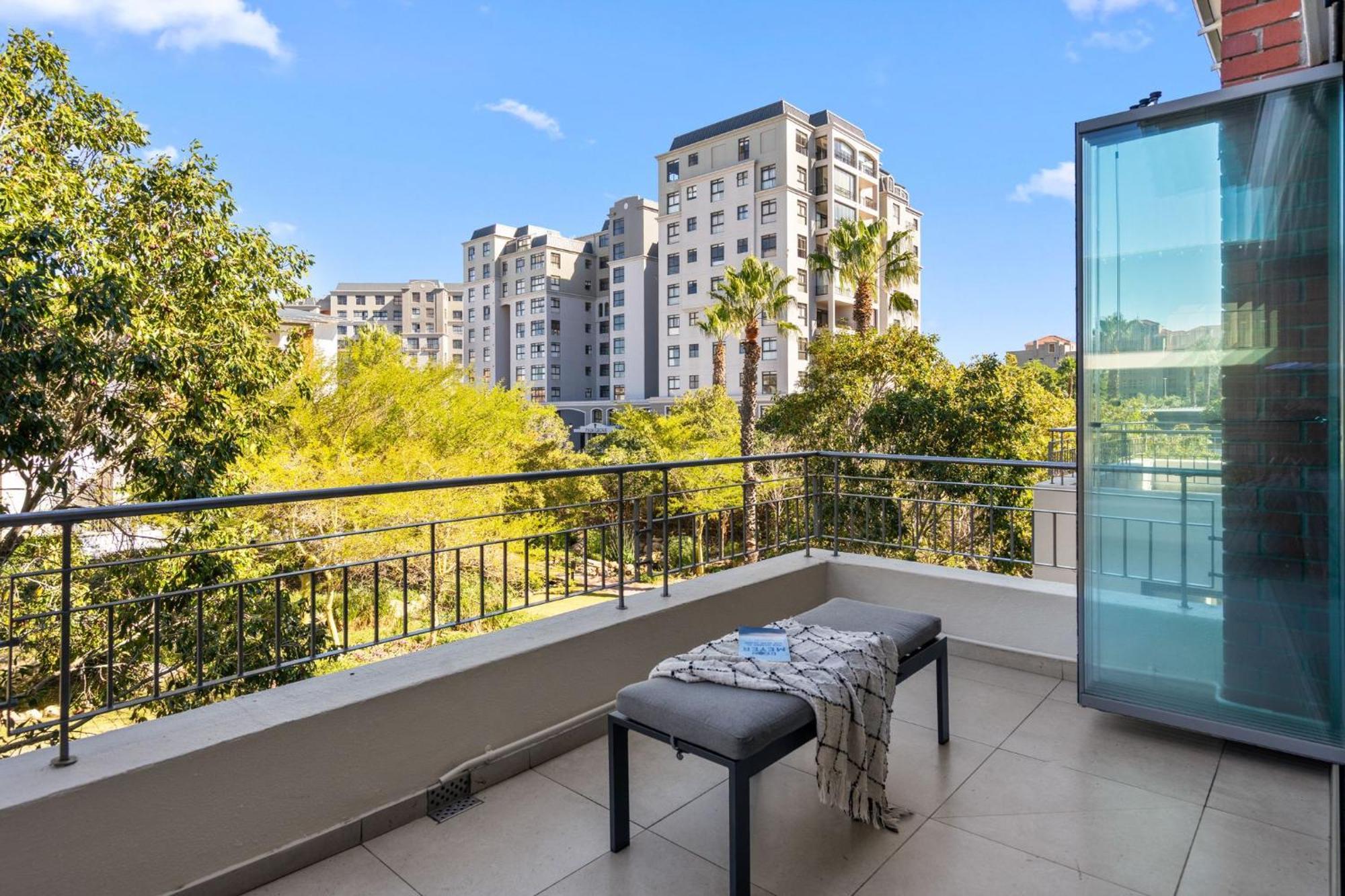 Apartment Mayfair Luxury 212 Cape Town
