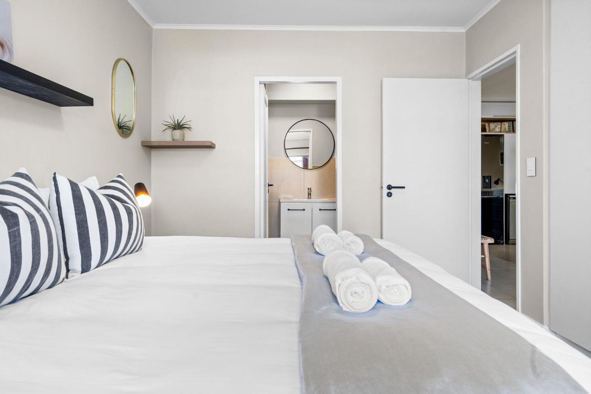 Mayfair Luxury 212 Apartment *